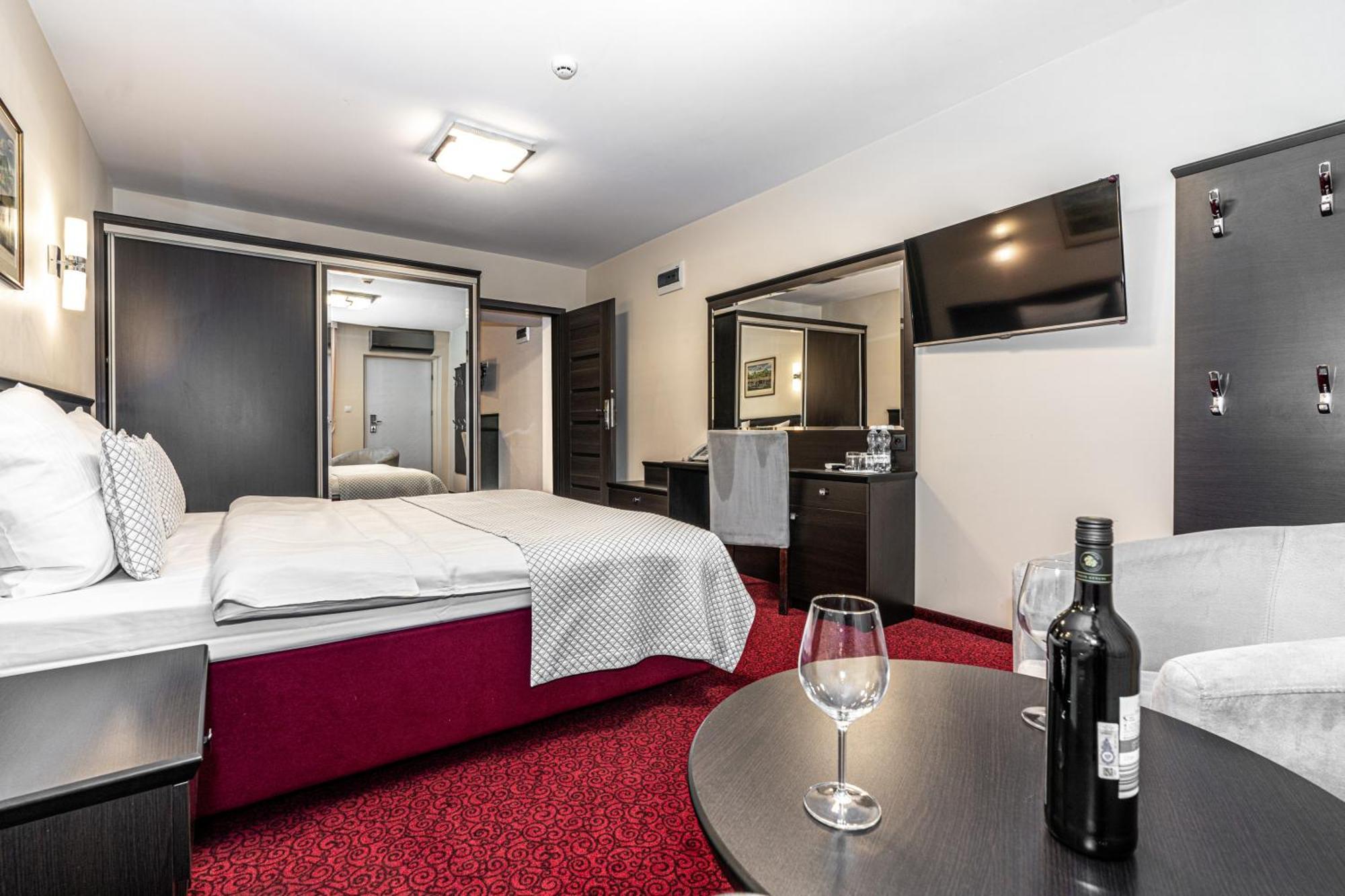 Hotel Soray Wieliczka Buitenkant foto